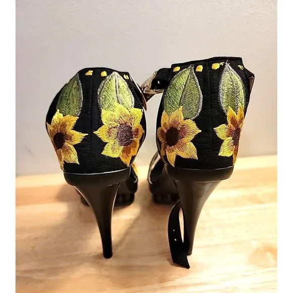 NWOB Hikal Bolom Handmade Floral Embroidered Stiletto Heels From Mexico Sz 7 US - Picture 5 of 12